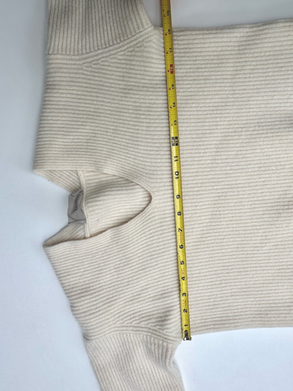 EUC Everlane 100% Cashmere Ribbed V-Neck Cropped Sweater in Cream, S - Picture 13 of 16